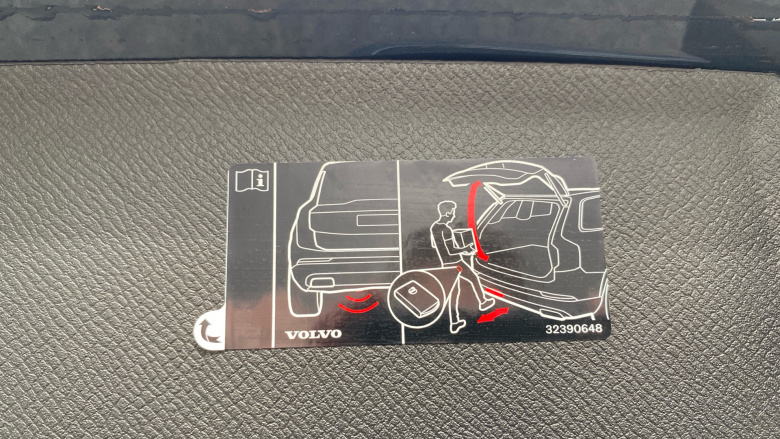 Volvo XC90 2.0 T8 PHEV Ultra Dark 5dr AWD Geartronic Estate